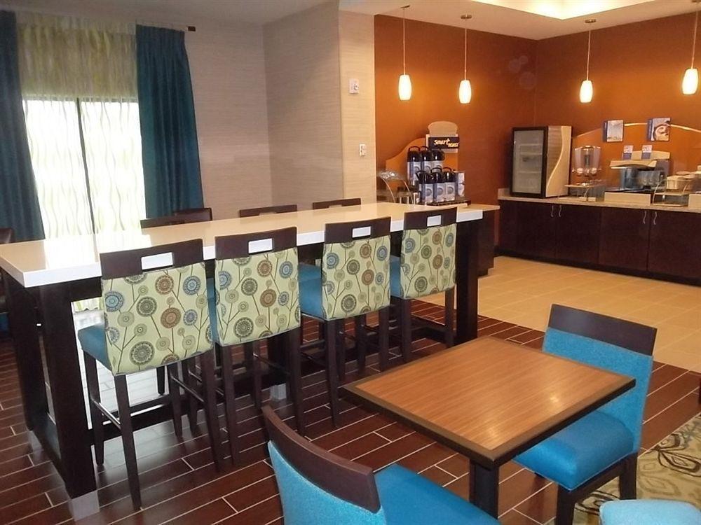 Holiday Inn Express Hotel & Suites Orlando East-Ucf Area By Ihg Alafaya Exterior foto